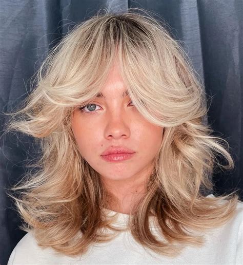 blonde bang|23 Flirty Blonde Curtain Bangs To Try This Year – HairstyleCamp.